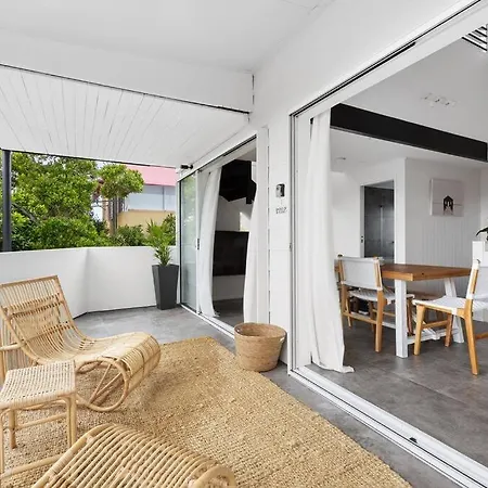 Sunshine Beach Bliss Inc Pool Exterior photo